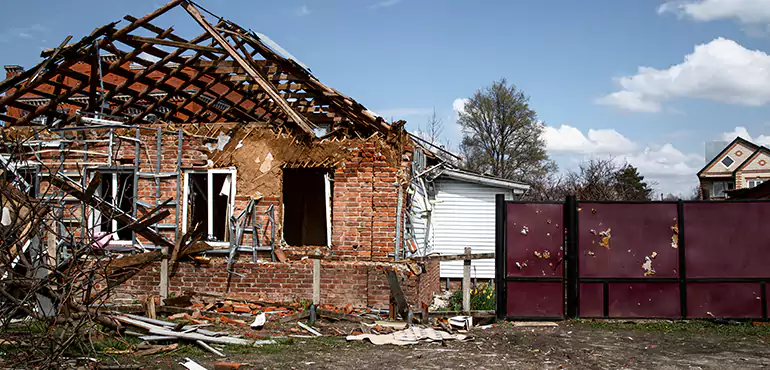 Types of Houses We Buy Without Repairs in Manhattan, NY